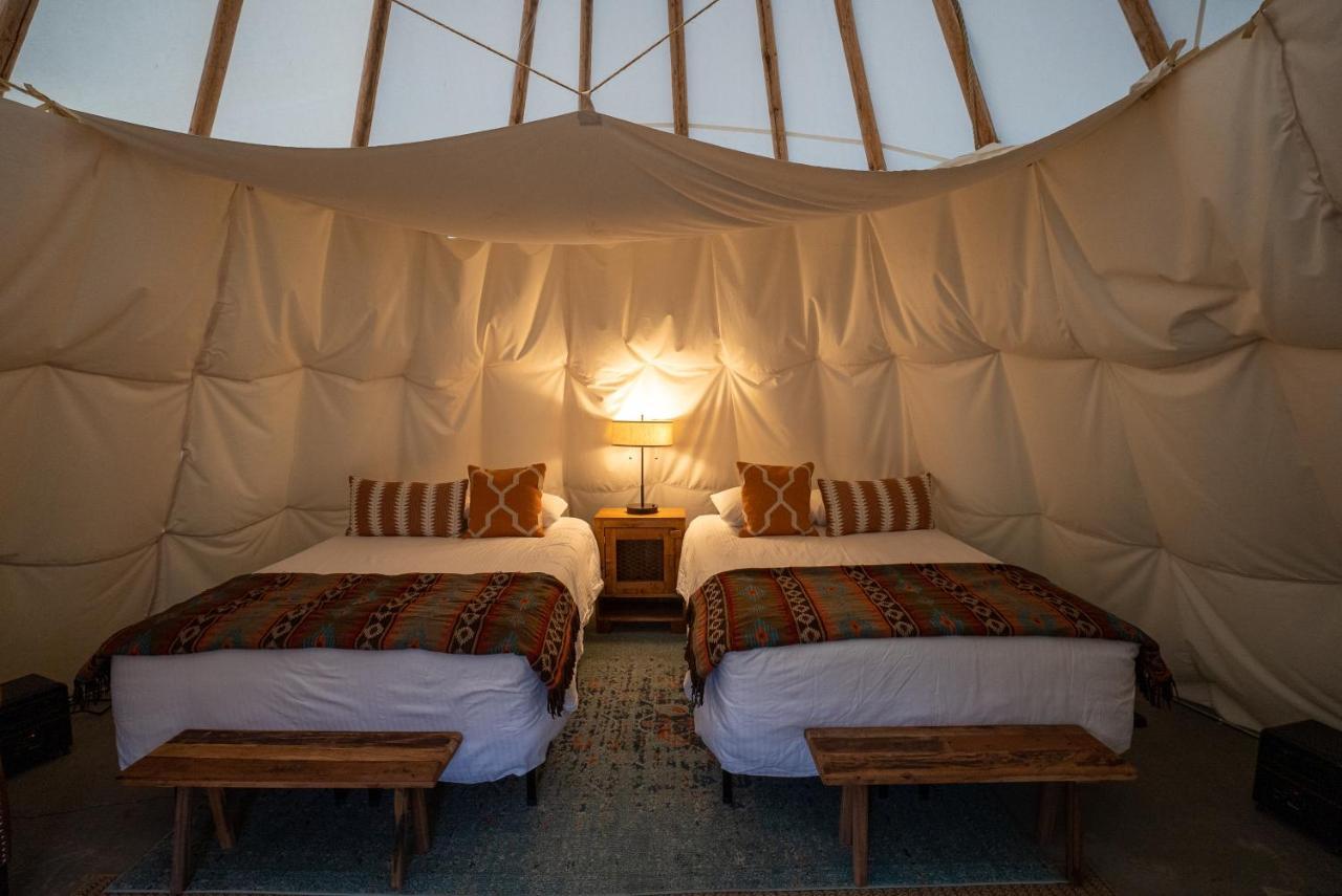 Dreamcatcher Tipi Hotel Gardiner Eksteriør bilde