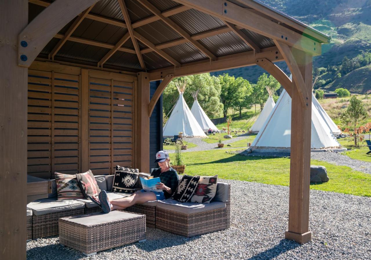 Dreamcatcher Tipi Hotel Gardiner Eksteriør bilde