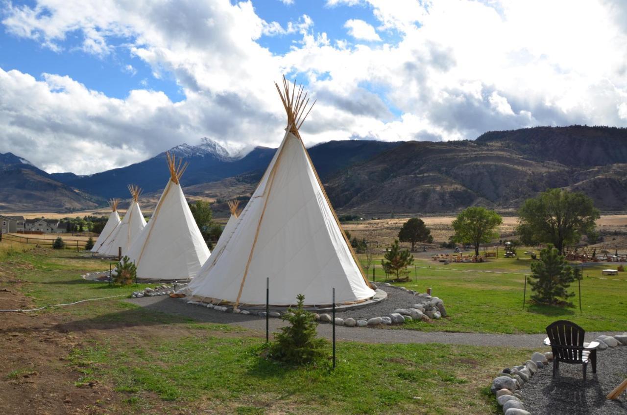 Dreamcatcher Tipi Hotel Gardiner Eksteriør bilde