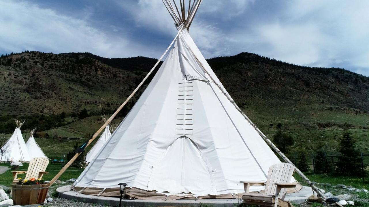 Dreamcatcher Tipi Hotel Gardiner Eksteriør bilde
